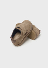 Load image into Gallery viewer, Taupe Velcro Oxford
