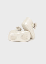 Load image into Gallery viewer, Porcelain Bow Maryjane Shoe
