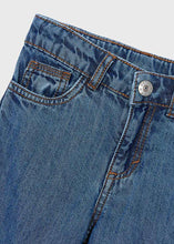 Load image into Gallery viewer, Girls Medium Wash Loose Fit Jeans
