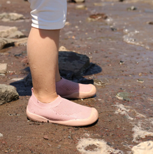 Load image into Gallery viewer, Haze Pink Roamer Water Shoes
