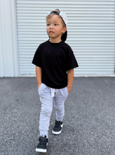 Load image into Gallery viewer, Black Basic Oversized Bamboo Short Sleeve Tee
