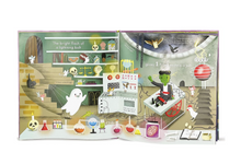 Load image into Gallery viewer, Halloween Hunt &amp; Find Book
