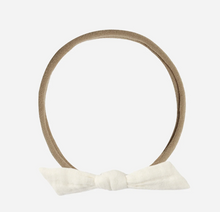 Load image into Gallery viewer, Ivory Detailed Little Knot Headband
