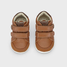 Load image into Gallery viewer, Camel Leather Velcro Shoe
