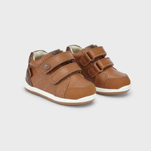 Load image into Gallery viewer, Camel Leather Velcro Shoe
