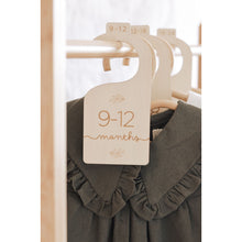 Load image into Gallery viewer, Wooden Hanging Closet Dividers - Leaves
