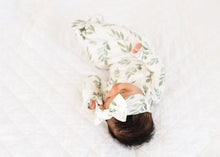 Load image into Gallery viewer, Fern Knit Headband Bow
