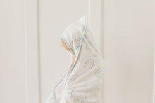 Load image into Gallery viewer, Skye Knit Hooded Towel
