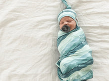 Load image into Gallery viewer, Waves Knit Swaddle Blanket
